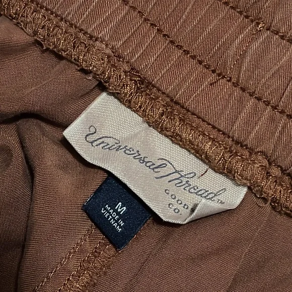 Universal Thread Lyocell Pull On Shorts-Sz M-Rusty Brick Color-Pockets-EUC - Picture 11 of 13